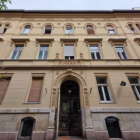 Artlovers' Flat - Kazinczy Street Budapesta Exterior foto